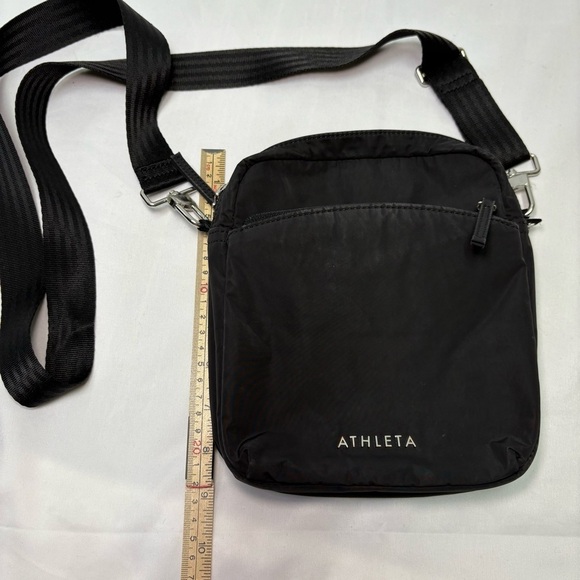 Athleta Crossbody Bag Black Adjustable Strap Belt Sport - Picture 7 of 9